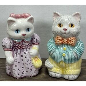 Avon 1992 Cat Salt & Pepper Shakers Pair Ceramic Kitty Figurines VTG Collectible